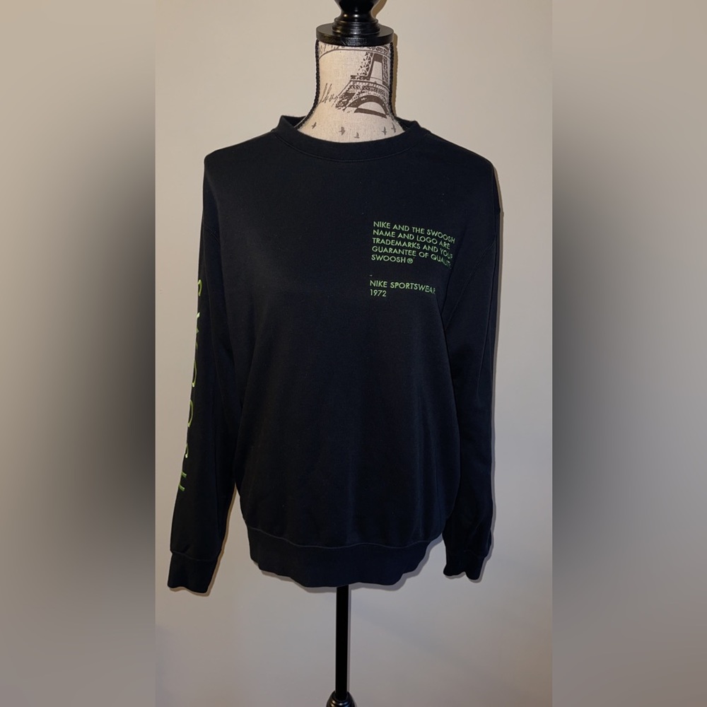 Nike swoosh crew neck black double logo sweatshirt size S